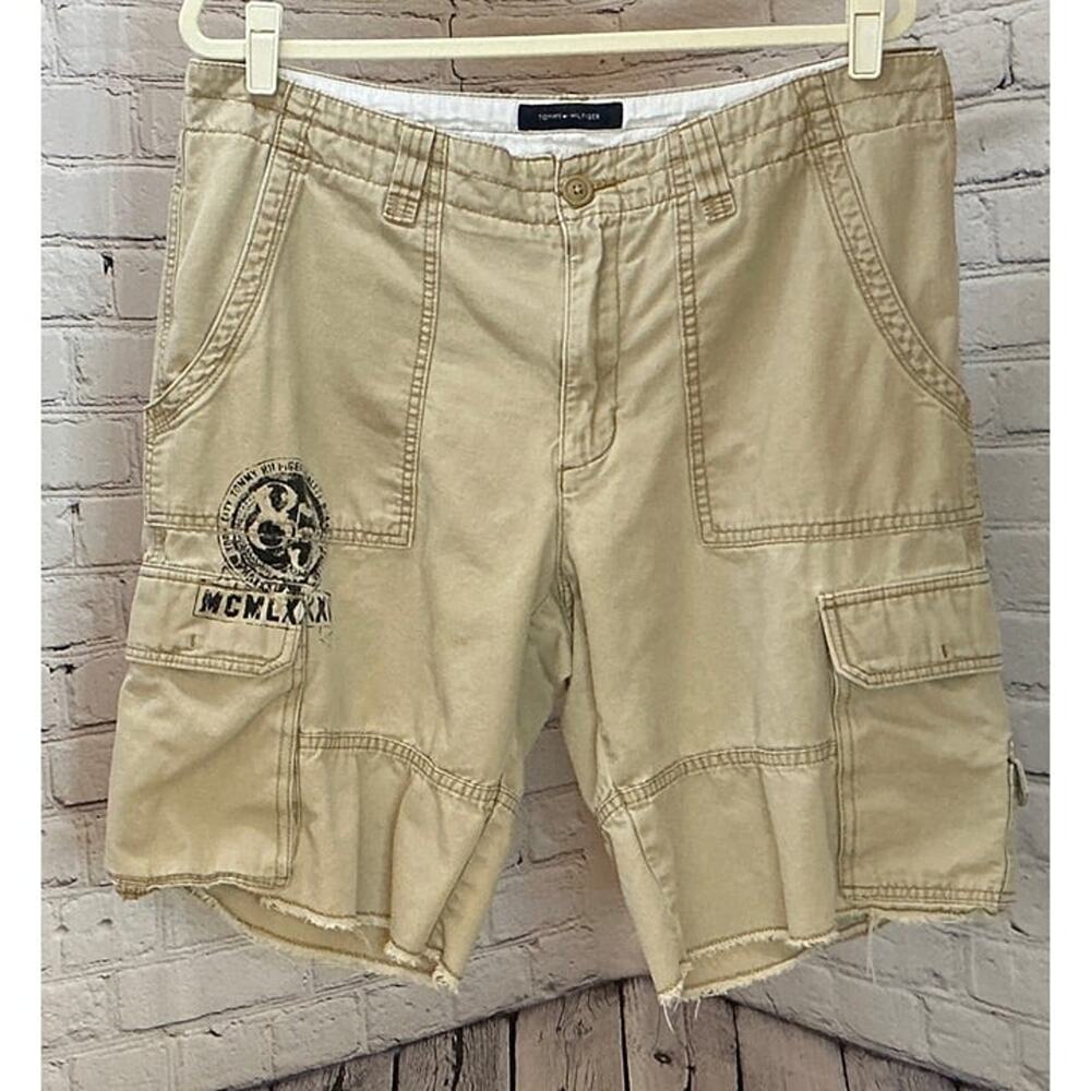 Vintage Tommy Hilfiger Men’s Cargo Shorts (Size 36)